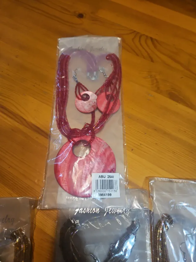 Conjunto collar y pendientes