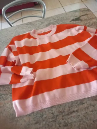 Maglione a righe rosso