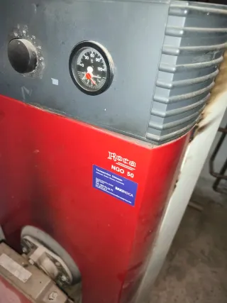 Caldera Roca NGO 50 y depósito gasoil