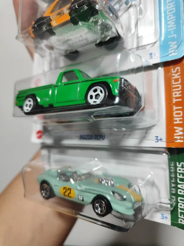 Hot Wheels 4 autos: 1 TH