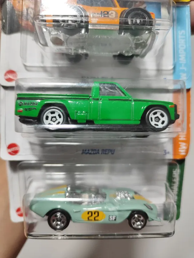 Hot Wheels 4 autos: 1 TH