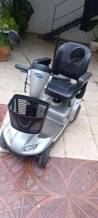 Scooter Invacare Leo para movilidad reducida