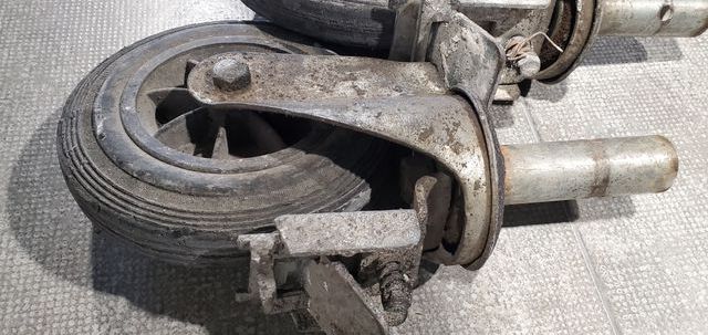 4 Ruedas Andamio (2 con freno)