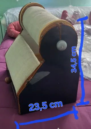 Bolillero de madera con bobinas