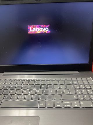 Portátil Lenovo V330-15IKB