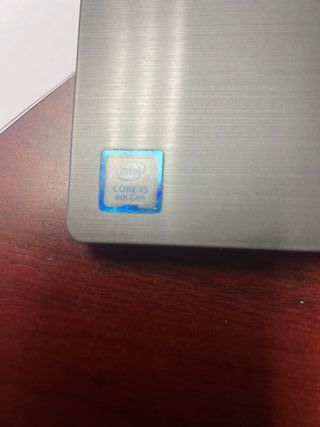 Portátil Lenovo V330-15IKB