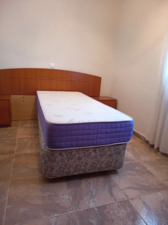 Canapé con cajonera y colchón