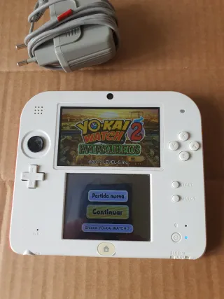 Nintendo 2DS Blanca y Roja