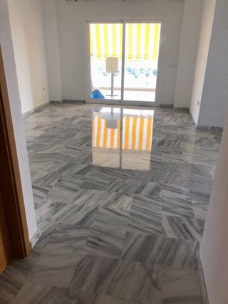 Servicio de pintura para interiores y exteriores