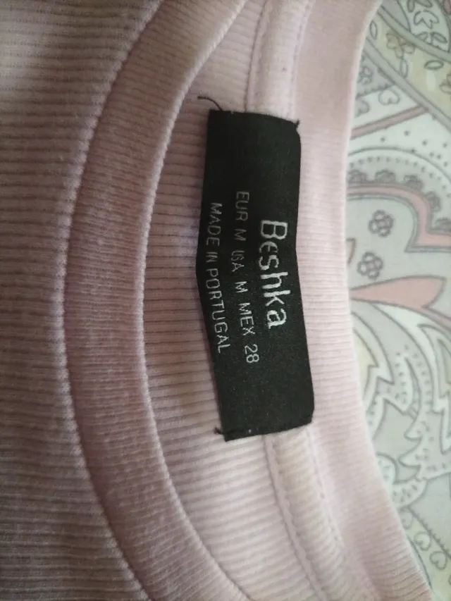 Camiseta Bershka rosa con estampado de tarot