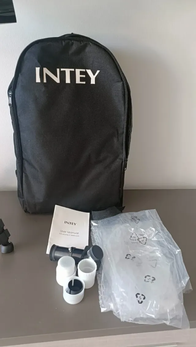 Telescopio INTEY con trípode y bolsa