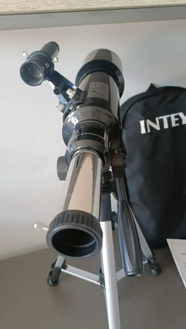 Telescopio INTEY con trípode y bolsa