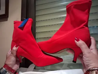 Botines rojos tacón fino