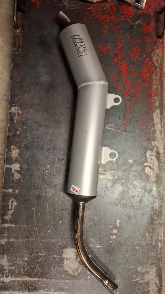Silenciador KTM de 200,,250.,300 c.c nuevo