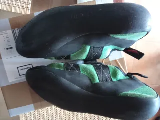 Pies de gato escalada verdes