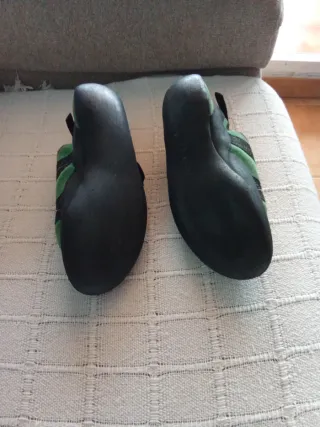 Pies de gato escalada verdes