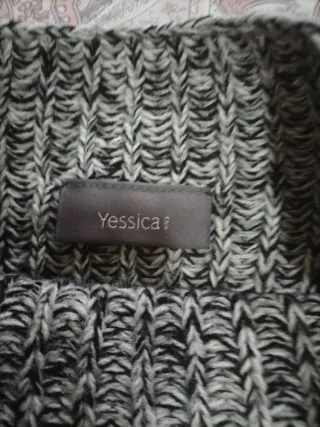 Jersey cuello alto negro y gris