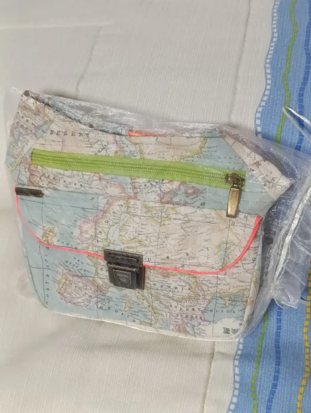 Riñonera Caomka mapa del mundo