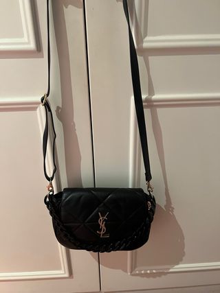 Bolso negro acolchado