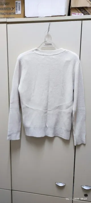 Maglione bianco girocollo con farfalle