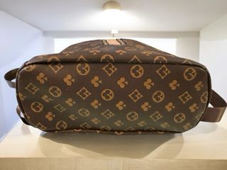 Zaino ecopelle marrone con dettagli oro