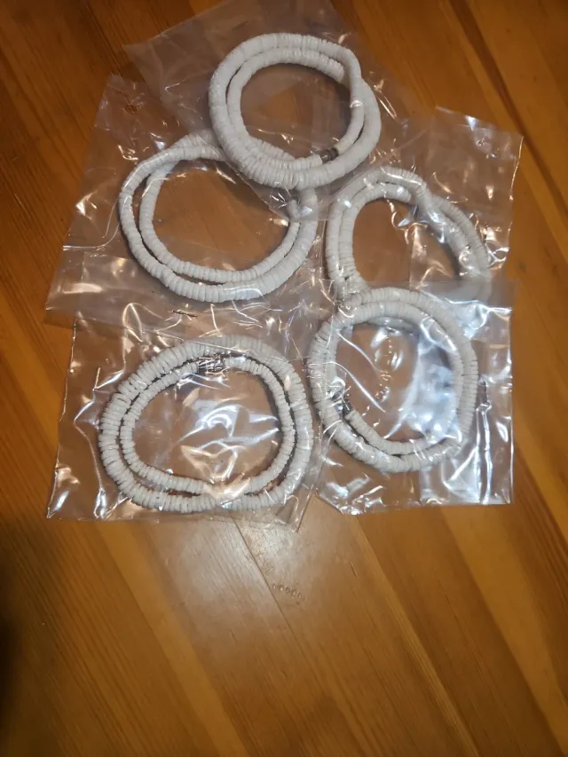 Collares blancos de coco (4 unidades)