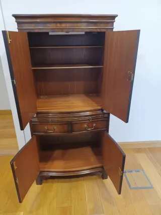 Mueble botellero antiguo de madera