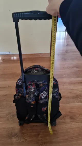 Mochila Totto con ruedas y estuche