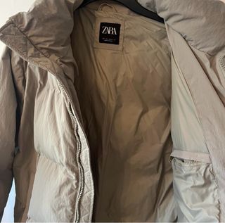 Cazadora acolchada Zara Talla L Beige