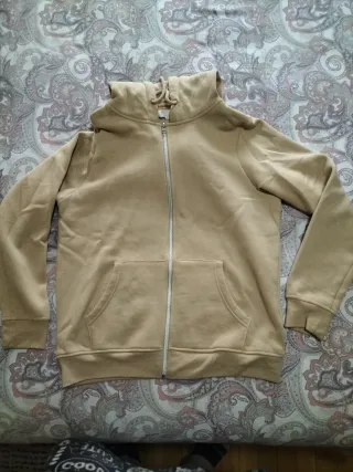 Sudadera con capucha beige