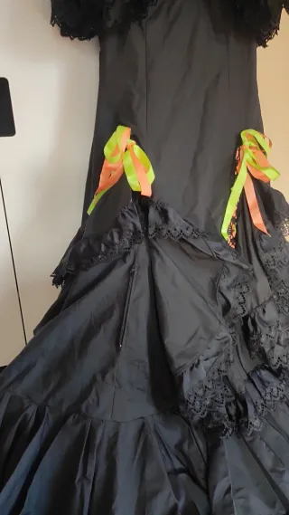 Traje Flamenca Negro Volantes