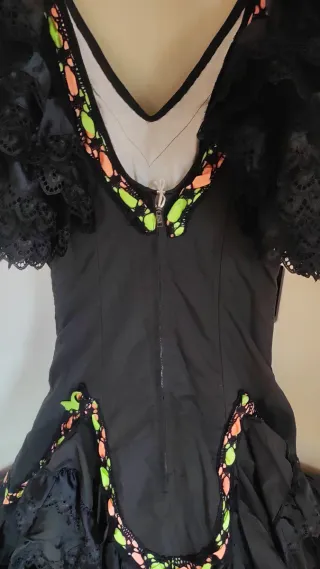 Traje Flamenca Negro Volantes