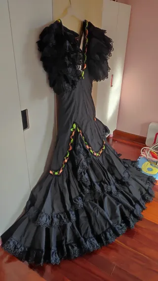 Traje Flamenca Negro Volantes