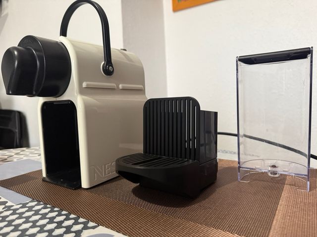 Cafetera Nespresso Blanca