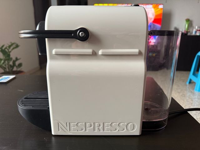 Cafetera Nespresso Blanca