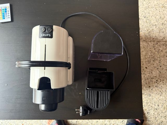 Cafetera Nespresso Blanca