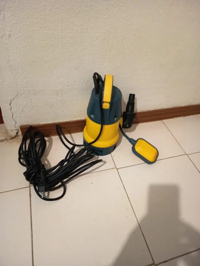 Bomba sumergible para piscinas