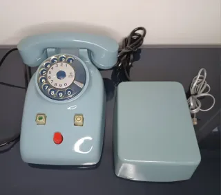 Teléfono Safnat Milano azul celeste (años 60-70)