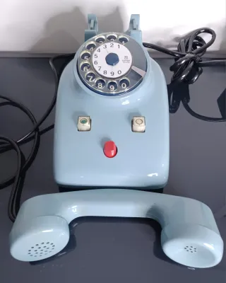 Teléfono Safnat Milano azul celeste (años 60-70)