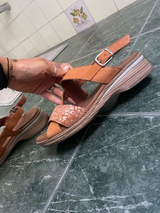 Sandalias Paula Urban T39 Piel Marrón y Dorado