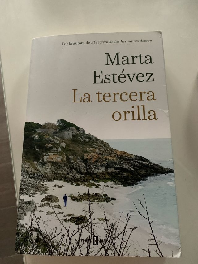 La tercera orilla / The Third Shore (Spanish Ed...