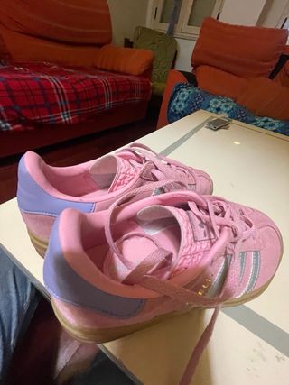 Zapatillas Adidas Gazelle rosas y moradas