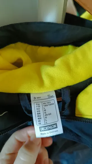 Parka Quechua Negra y Gris