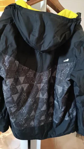 Parka Quechua Negra y Gris
