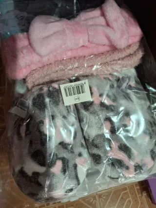 Ciabatte, fascia e calzini set