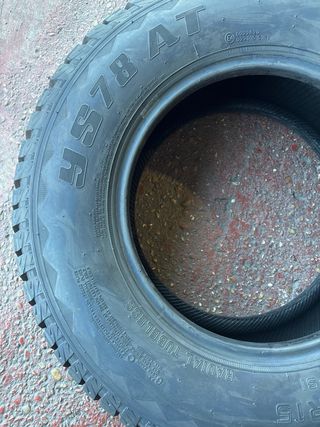 Neumático Jinyu YS78 A/T 215/75R15