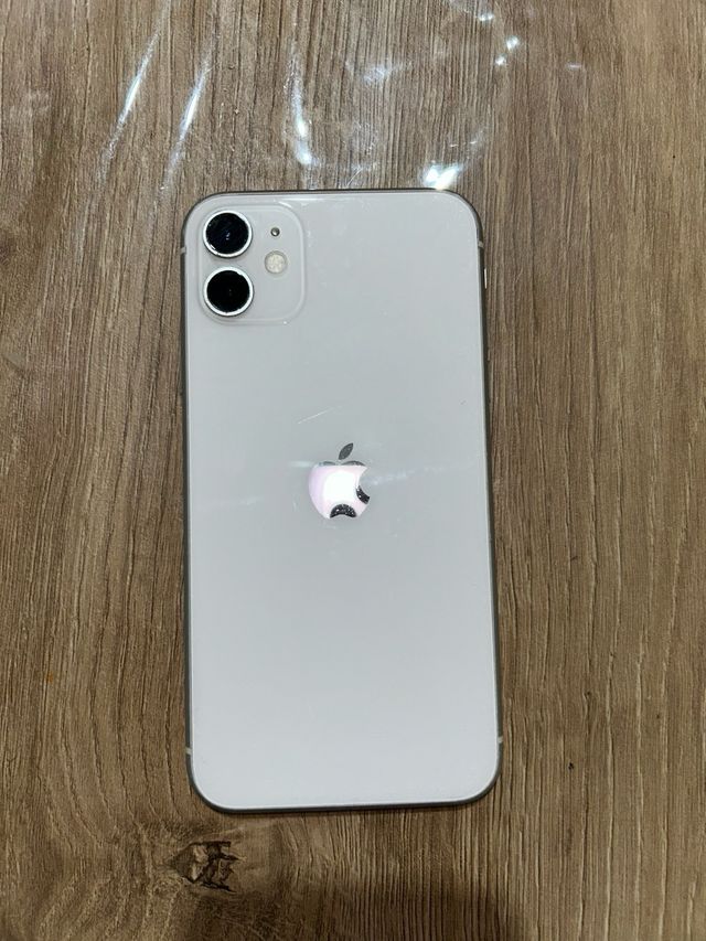 iPhone 11 Apple