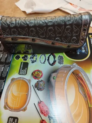 Bolso de mano Playboy azul y rosa