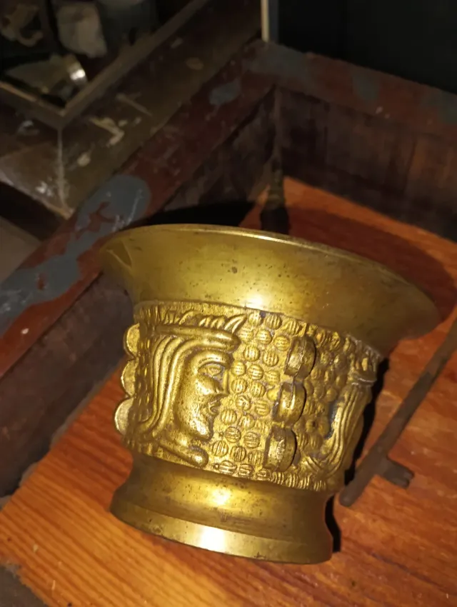 Almeriz grande de bronce con maza