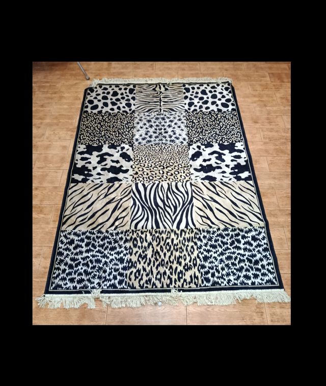 Alfombra estilo patchwork animal print